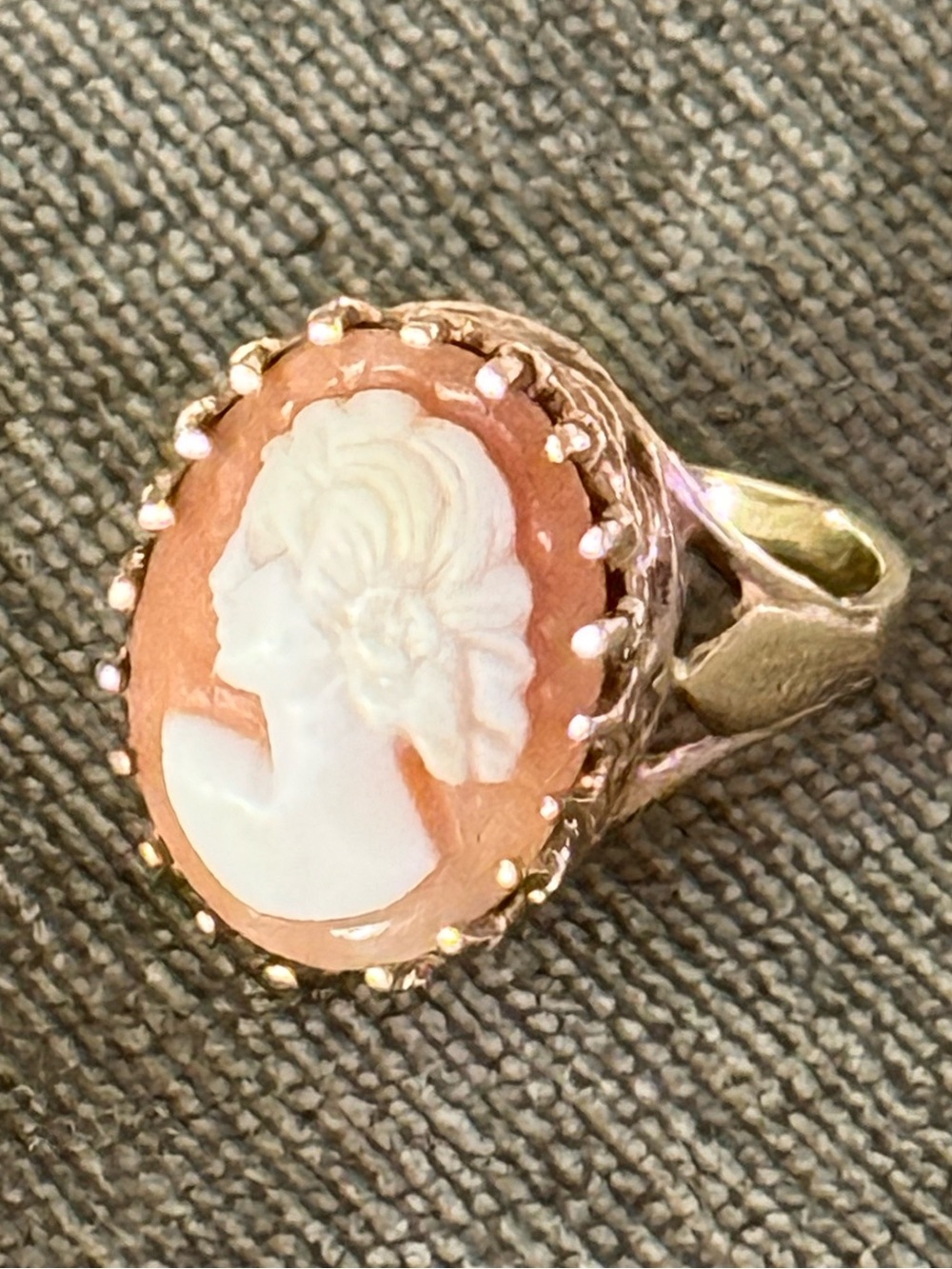 Vintage Cameo Solitaire Cocktail Ring, 14KT